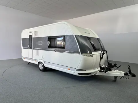 Hobby De Luxe 460 SFF Queensbed Brand Voortent INCL STALLING