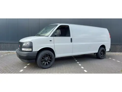Chevrolet USA Chevy Van GMC SAVANA 6.6 met 410 PK bouwjaar 2023 is SPLINTER NIEUW met 27 KM !!