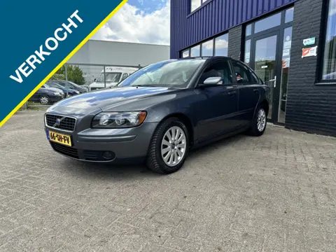 Volvo S40 2.4 Momentum (bj 2006, automaat)