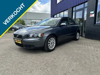 Volvo S40 2.4 Momentum (bj 2006, automaat)