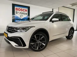 Volkswagen Tiguan 1.4 TSI eHybrid R-Line Business+ Panoramadak / Trekhaak / Apple carplay /android