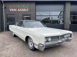 Chrysler Newport 6.2 V8 (bj 1967, automaat)