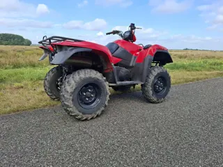Suzuki Kingquad 750 landbouwquad