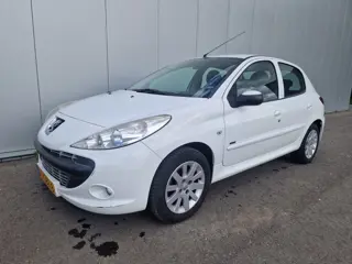 Peugeot 206+ 1.4 Sportium (bj 2011)