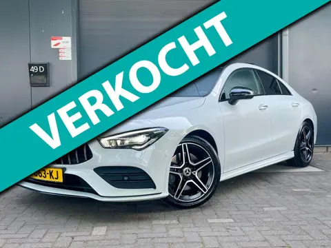 Mercedes-Benz CLA-klasse 200 Business Solution AMG NAP CARPLAY SFEERVERLICHTING PANO MEMORYSEATS NAV