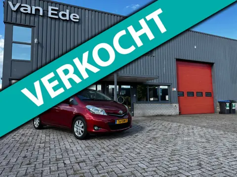 Toyota Yaris 1.3 VVT-i Executive 5drs Clima Navi Pano