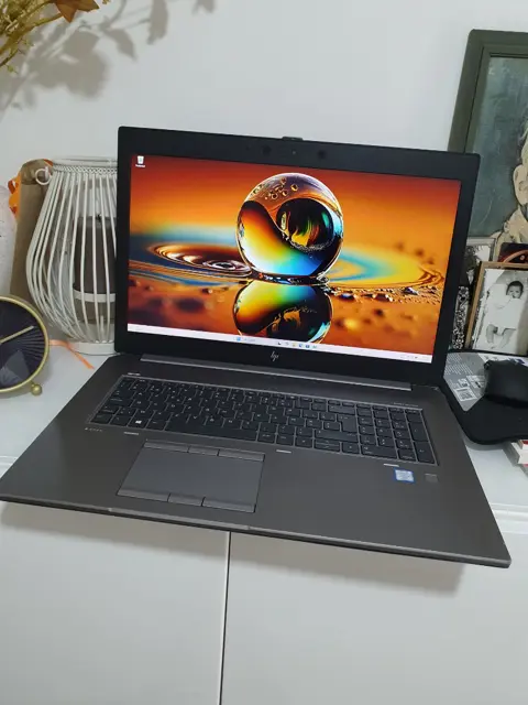 HP Zbook i9 17 G6 RTX 3000 64GB / 2 Terabyt / Azerty!!