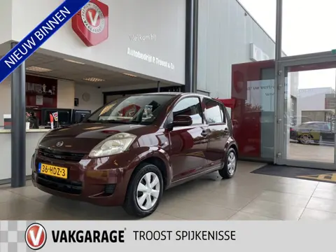 Daihatsu Sirion 2 1.3-16V Comfort uitvoering/5-Deurs/5-Zits/Elektrisch Pakket/Stuurbekrachting/Trekh