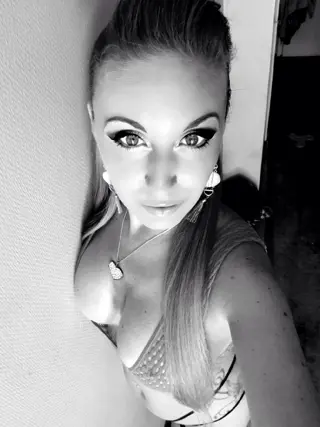 Yorinbabe (45) #Rotterdam, NL hallo ik ben een lieve blonde kanjer,