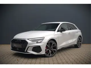Audi A3 Sportback 45 TFSI e S edition Competition | S-Line | RS Seats | Stoelverwarming | Camera | N
