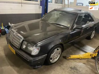 Mercedes-Benz 300 CE 200-serie 300 CE Automaat / Zonnedak / Trekhaak