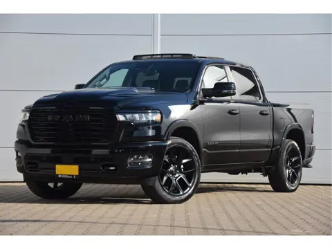 Dodge Ram 1500 4x4 Crew Cab Laramie Black Hurricane MY 2025