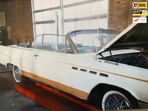 Buick 4867 E Buick Electra Converible 1963 oldtimer object nader af te ronden onderdelen beschikbaar