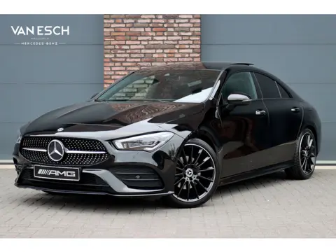 Mercedes-Benz CLA-Klasse 180 AMG Line Aut7 | Panoramadak | Memory | Sfeerverlichting | Camera | Adva