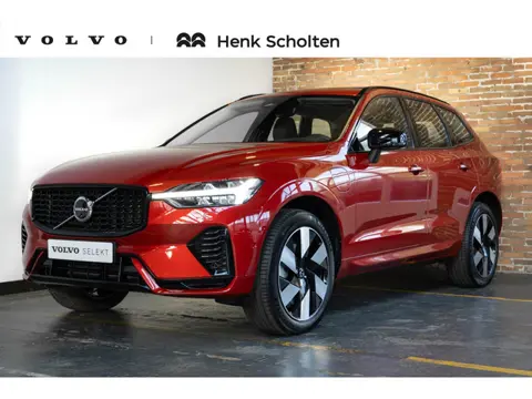 Volvo XC60 T6 Plug-in hybrid AWD Ultra Dark | Panoramadak | Semi elektrische trekhaak | Verwarmbare 