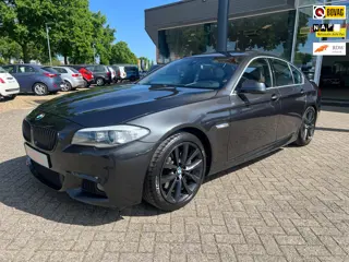 BMW 5-serie 535d Upgrade Edition, Automaat, Navi-pro, trekhaak, Opendak, Leer, M-Pakket, active stee