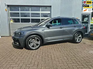 Volkswagen Tiguan 1.5 TSI ACT R-Line DSG Trekhaak Lane asist Apple car Virtual