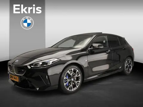 BMW 1 Serie 5-deurs M135 xDrive | M-Sportpakket | LED | Leder | HUD | Schuifdak | Elektr. zetels | D