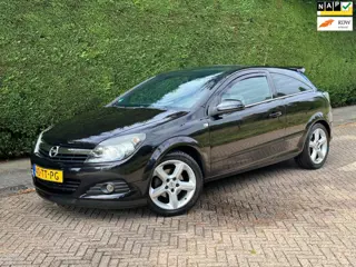Opel Astra GTC 1.8 Executive /XENON/CRUISE/PDC/STOELVERWARMING/