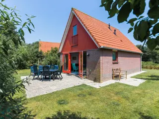 Vrijstaand vakantiehuis op bungalowpark aan de Waddenzee