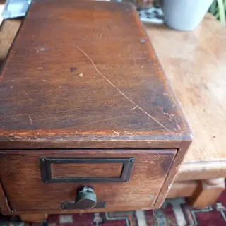 Kaartenbak, met koper naambeslag,