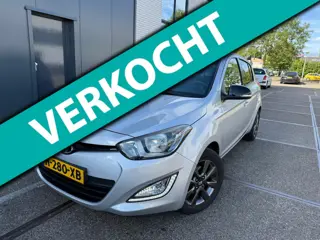 Hyundai I20 1.2 HP i-Motion Comfort / APK / AIRCO / NAVI / SCHERM / AL VELGEN / 2 SLEUTELS / ZEER NE