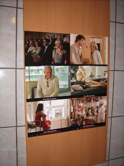 YOU WILL MEET A TALL DARK STRANGER filmfotoset.