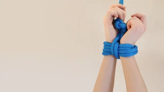 Onderdanige gevoelens.