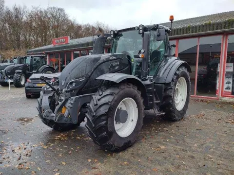Valtra T 214 D (bj 2016)