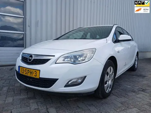 Opel Astra Sports Tourer 1.7 CDTi Edition - Airco - Start niet - Schade