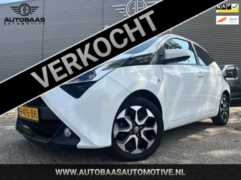 Toyota Aygo 1.0 VVT-i x-joy AUTOMAAT+NL-AUTO+NAP+NAVI+CAMERA+CLIMATE CONTROL+BLUETOOTH+1EIG+INCL BTW