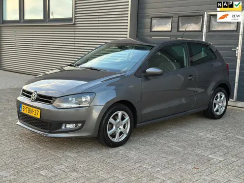Volkswagen Polo 1.2 TSI Edition+ DSG AUTOMAAT - PDC - NWE APK - DEALER ONDERHOUDEN!!