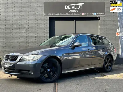 BMW 3-serie Touring 325i | Spagetti/Klep.Uitlaat | Navi | Xenon | Half Leer | 6 Bak | Trekhaak | MF 