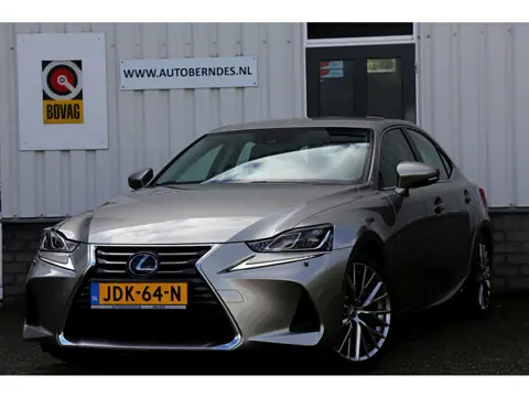 Lexus IS 300h Hybrid*Perfect Lexus Onderh.1ste Eig*Afn. Trekhaak/Half Leder/Stoelverw./Stuurverw./LE