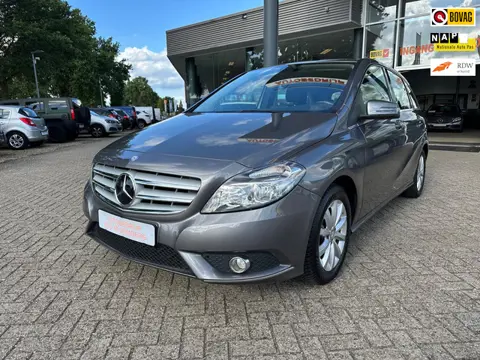 Mercedes-Benz B-klasse 200 Ambition,Automaat, Hoge instap,Electr Trekhaak, Navi, Cruise.
