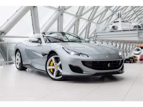 Ferrari Portofino 3.9 V8 | Full Carbon | Pass Display |