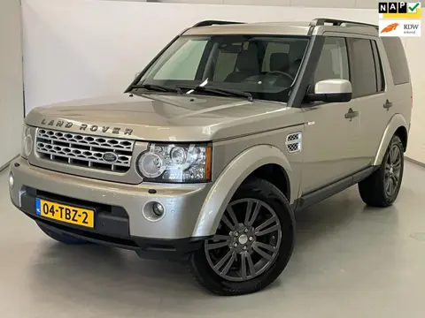 Land Rover Discovery 3.0 TDV6 HSE / Motor kapot / Pano / Harman