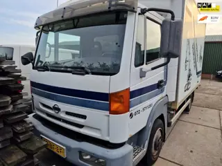 Nissan Atleon 120.35-320 bj 2002 in goed conditie