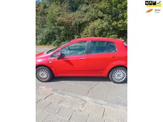 Fiat Grande Punto 1.4 Edizione Blue & Me AUTOMAAT 5 DEURS 1450 euro met nieuwe apk