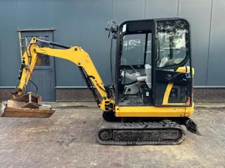 CAT 301.8C Mini kraan met aanhanger