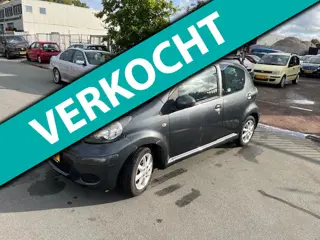 Toyota Aygo 1.0-12V Comfort Navigator! Airco! Nette auto!