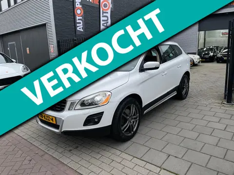 Volvo XC60 3.2 AWD Summum Trekhaak Pano Navi PDC NAP APK