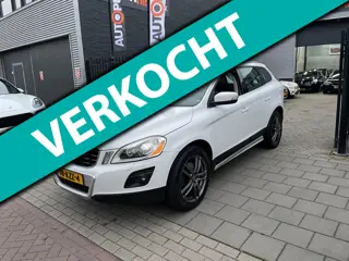 Volvo XC60 3.2 AWD Summum Trekhaak Pano Navi PDC NAP APK