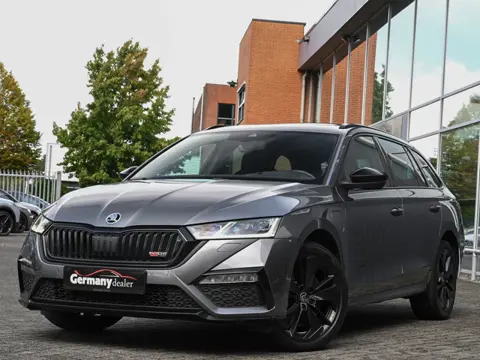 Škoda Octavia Combi 1.4 TSI 245pk RS iV PHEV Business Pano Head-Up Adaptive Cruise Keyless Lane Assi