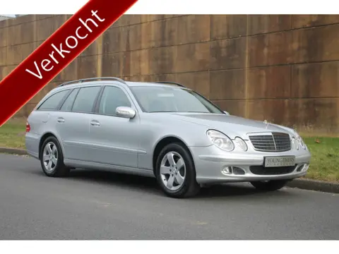 Mercedes-Benz E-Klasse Combi E280 Dealer O.H (bj 2005)