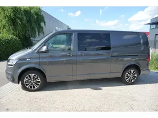 Volkswagen Transporter 2.0 TDI L2H1 30 Highline D C 5 zits Aut 204 pk 2 zijschuifdeur, trekhaak, BPM