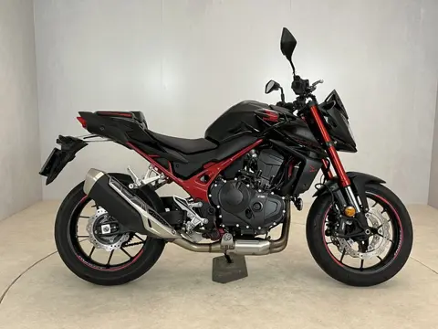 Honda CB 750 HORNET (bj 2023)