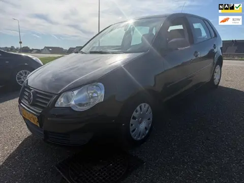Volkswagen Polo 1.4-16V Optive VERKOCHT