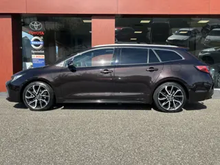 Toyota Corolla Touring Sports 2.0 Hybrid Executive | Trekhaak | PANO | Nav!