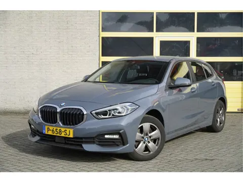 BMW 1-serie 118i Automaat! Business Edition BJ2022 Lmv 16" | Led V+A | Pdc | Navi | Virtual cockpit 